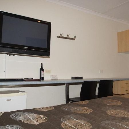 Edinburgh Motor Inn Уорагъл Екстериор снимка