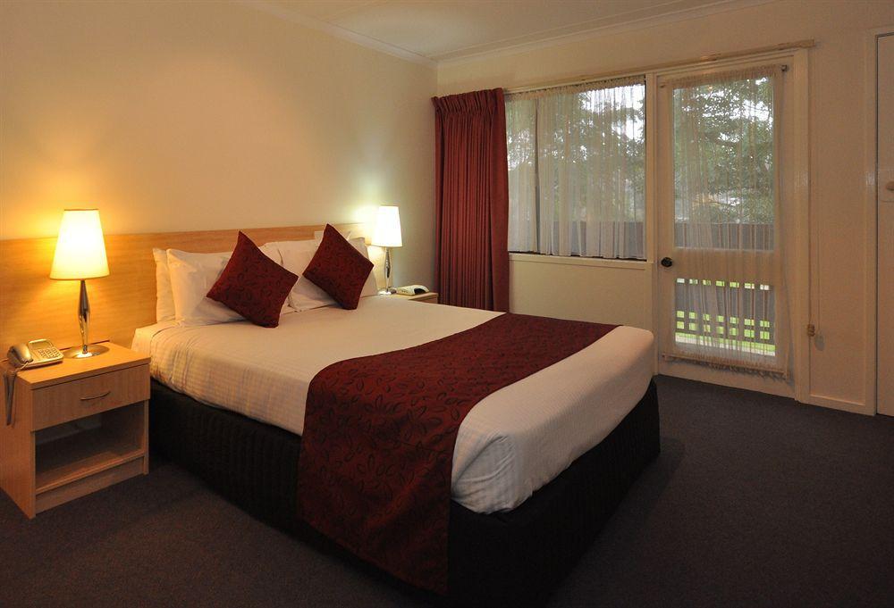 Edinburgh Motor Inn Уорагъл Екстериор снимка