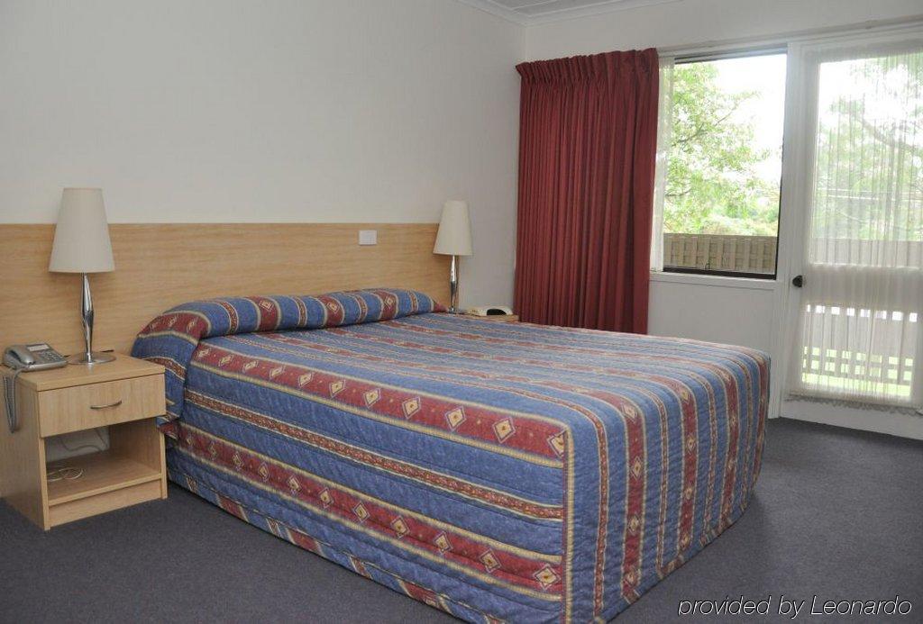 Edinburgh Motor Inn Уорагъл Стая снимка