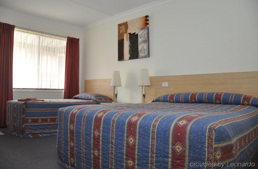 Edinburgh Motor Inn Уорагъл Стая снимка