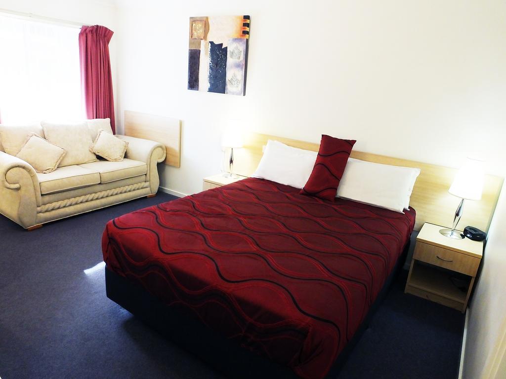 Edinburgh Motor Inn Уорагъл Екстериор снимка