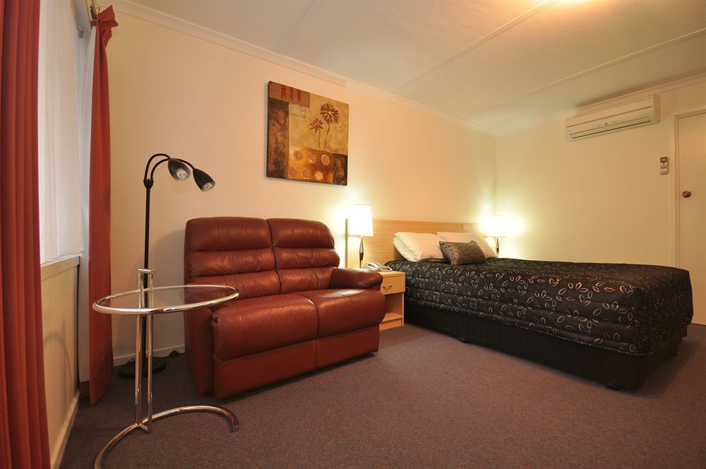 Edinburgh Motor Inn Уорагъл Екстериор снимка